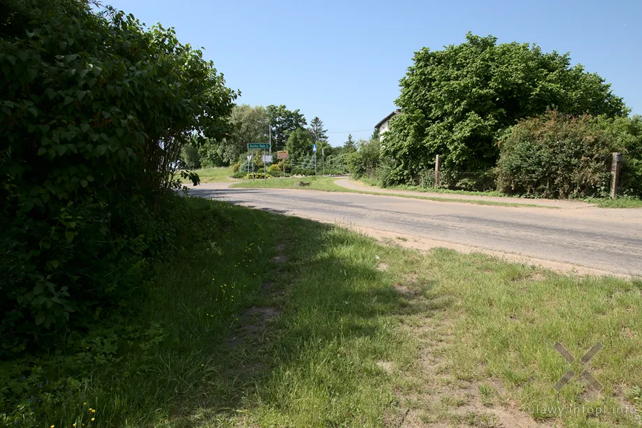 Miejsce przecięcia drogi przez tor w Giemlicach