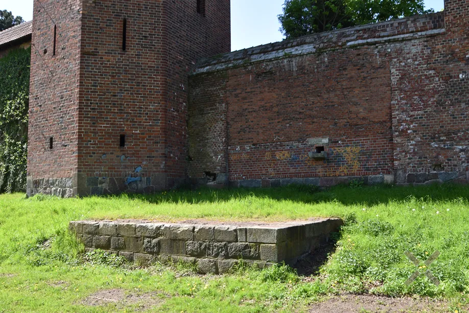 Pozostałości starego mostu