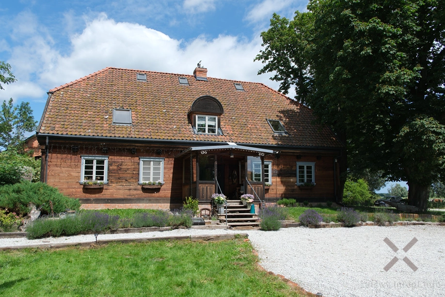 Kaplica na cmentarzu w Żuławkach