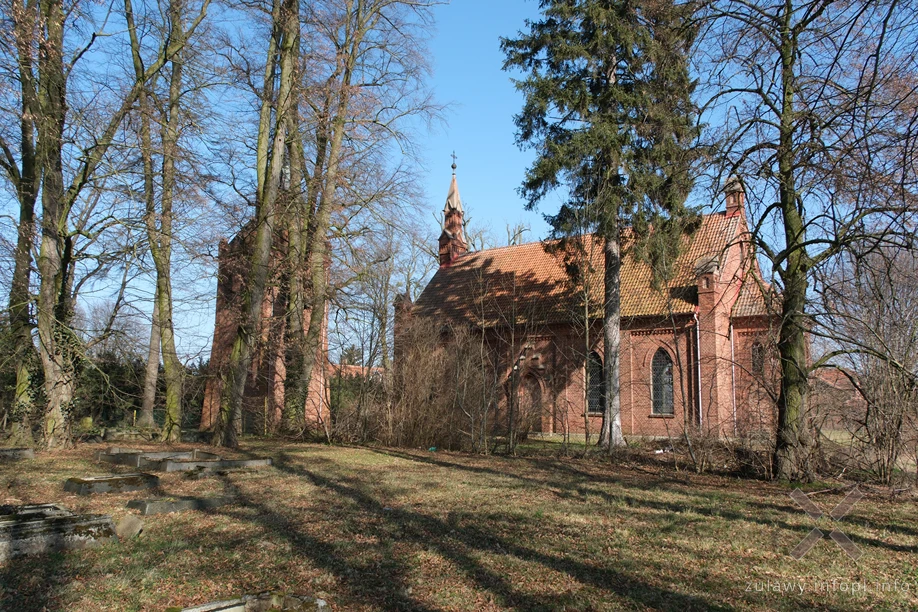 Cmentarz mennonicki i kościół w Rozgarcie